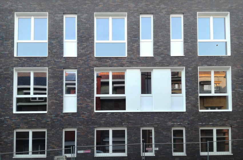 Dzīvojamās ēkas Beļģijā. PVC logi Aluplast 4000, SchucoCT70, Aluminija konstrukcijas Reynaers CS77